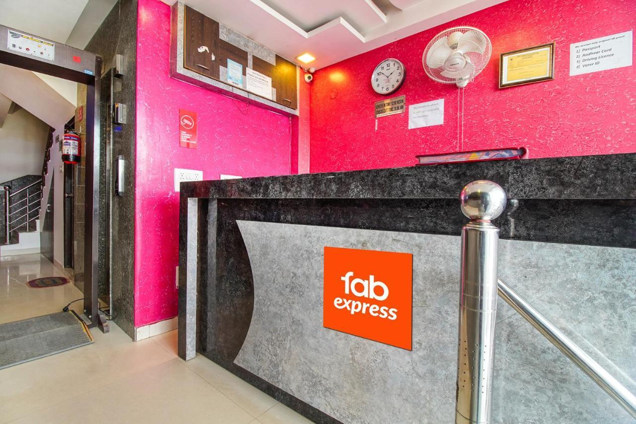 Fabexpress Tp Suite Near Igi Airport Nueva Delhi Exterior foto